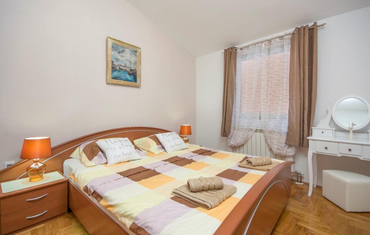 City Centre Sea View Apartment PUY 외부 사진