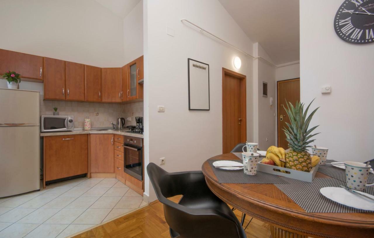 City Centre Sea View Apartment PUY 외부 사진