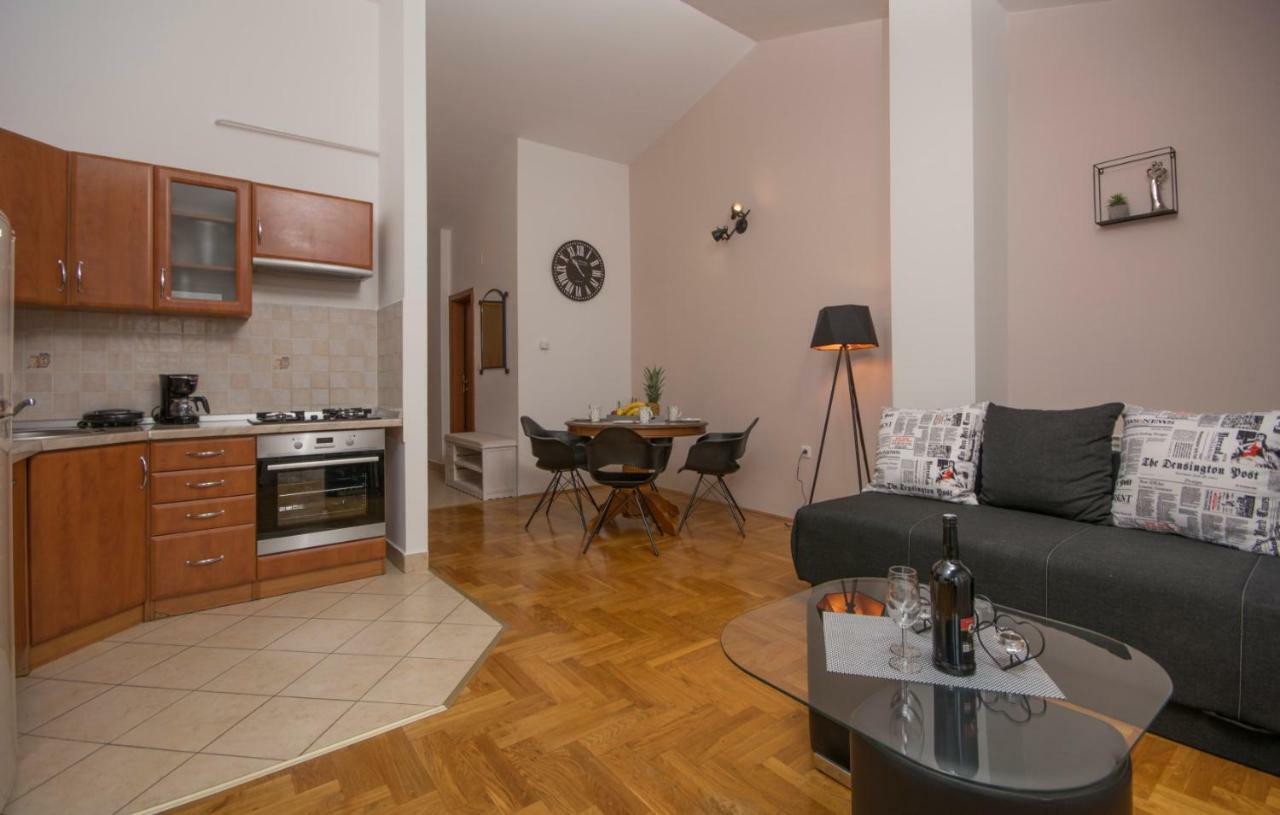 City Centre Sea View Apartment PUY 외부 사진